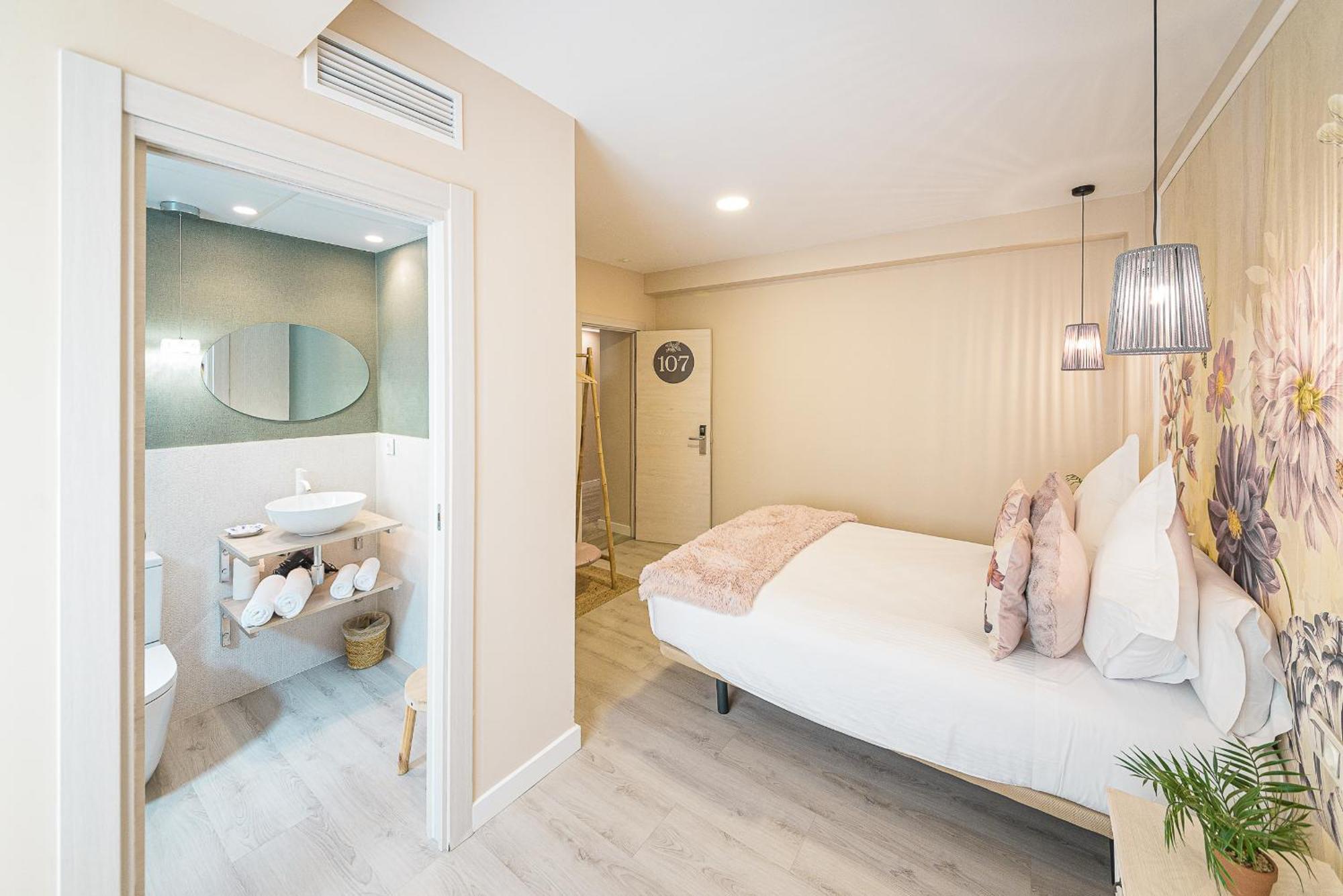 Hostal Plaza Boutique (Adults Only) Zaragoza Exterior photo