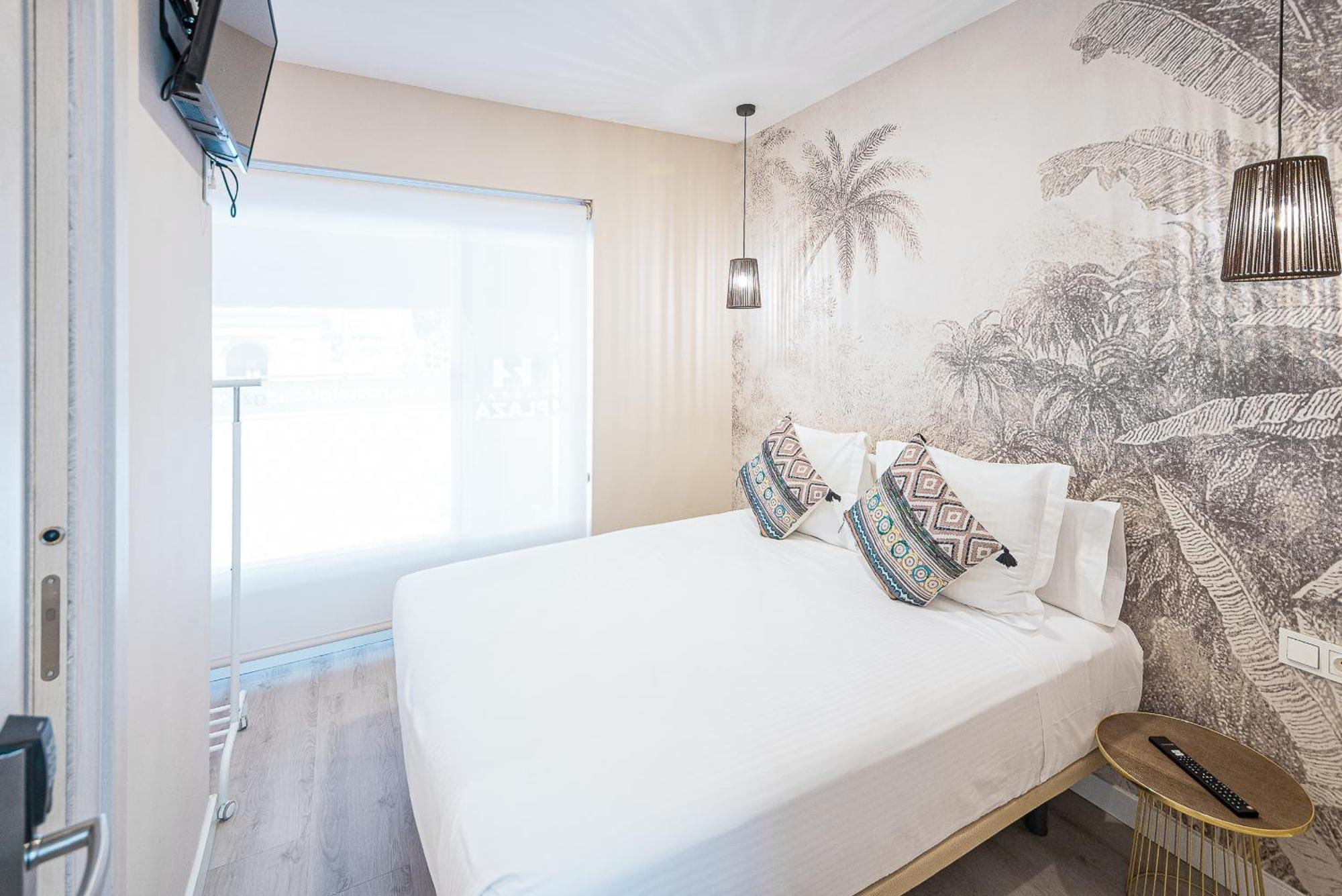 Hostal Plaza Boutique (Adults Only) Zaragoza Exterior photo